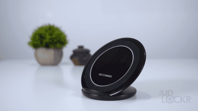 Standing Fast Qi Charger